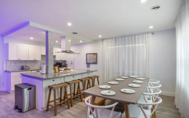 Fun Family-friendly Largo Home Heated Pool