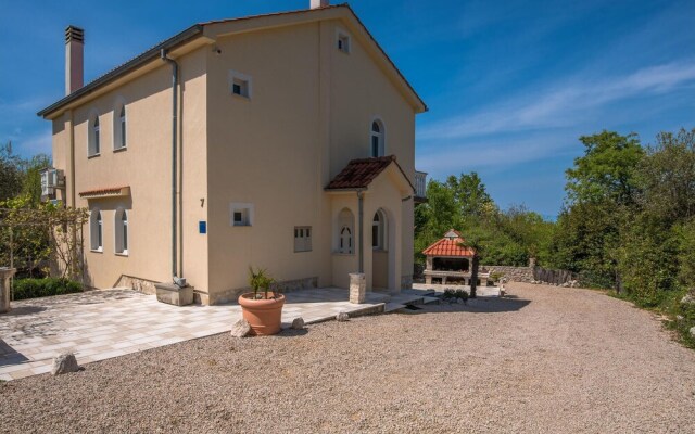Beautiful Home in Barusici With Wifi and 3 Bedrooms