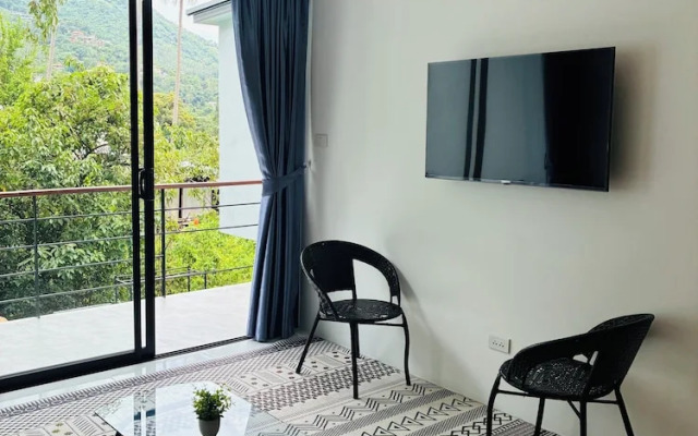 Hillside Haven-Luxury Room