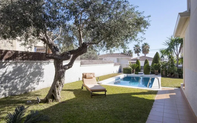 Elegant Villa in Calafell With Swimming Pool
