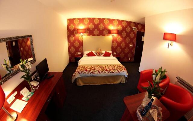 Amigo Hotel