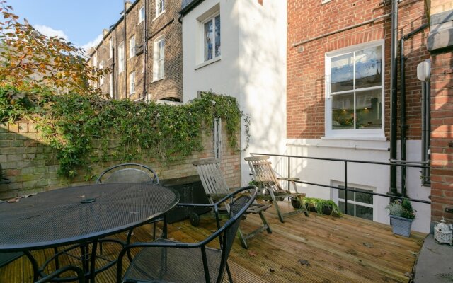 2 Bedroom Victorian Flat in the Heart of Islington