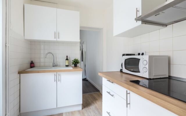 Homely Apartment Near Place de la Victoire