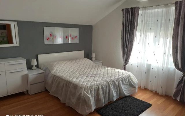 Apartments Roncevic