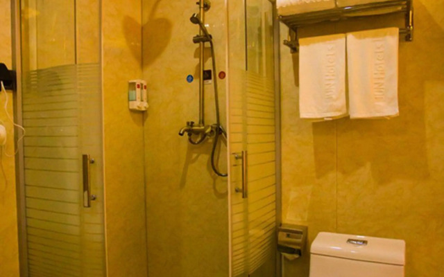 Junyi Apartment Hotel (Wei County Mingshui Road)