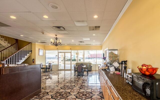 Days Inn Six Flags Mall