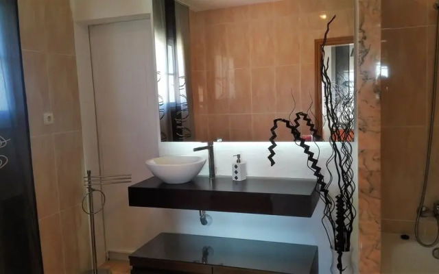 Villa elegante con piscina
