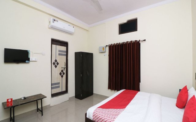 OYO 24823 Amrit Guest House