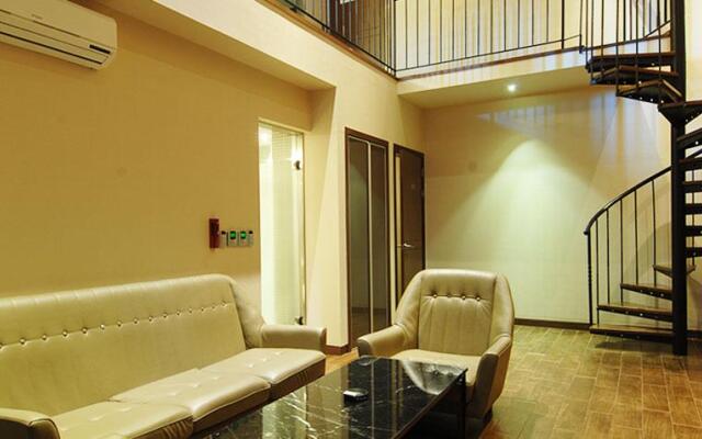 F HOTEL Yeongdeungpo