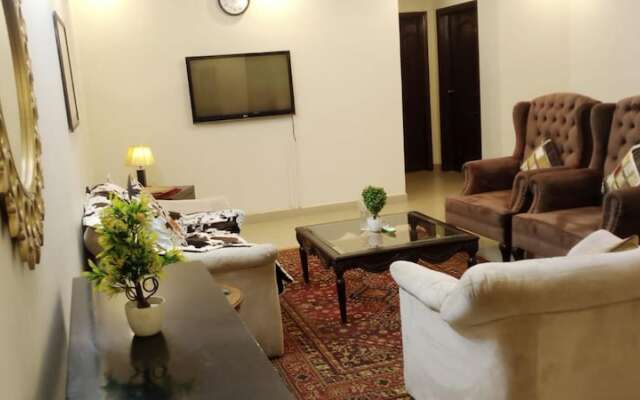 Impeccable 3-bed Apartment in Lahore