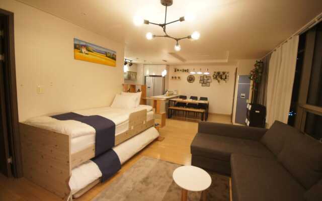 The New Joy House Gongdeok