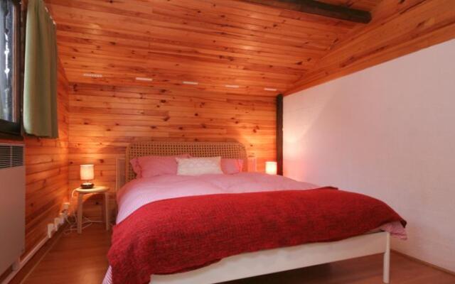 Lakeside cabin Lac de chaumecon