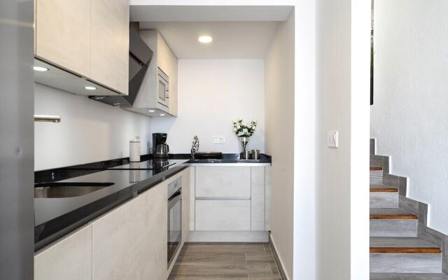 Stunning 2BR Apartment near the Beach Ref 54