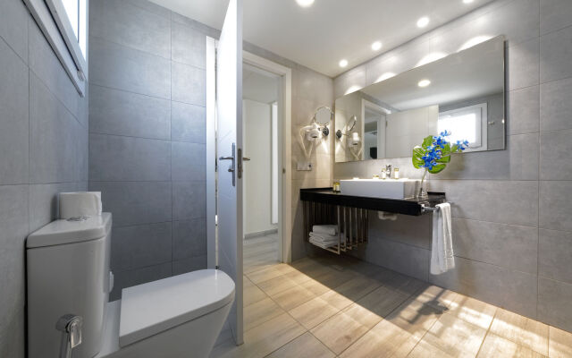 Aqua Suites