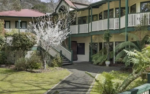 Halls Gap Tavern