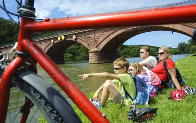 Stadthotel am Adenauerplatz