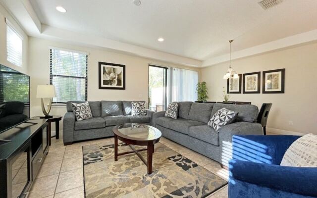 Fountains Retreat 4 Bedroom Condo by RedAwning