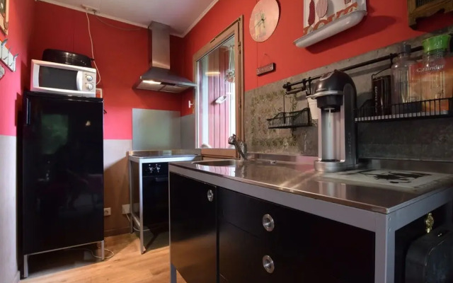 Lively Holiday Home With Garden, Barbecue, Garden Furniture