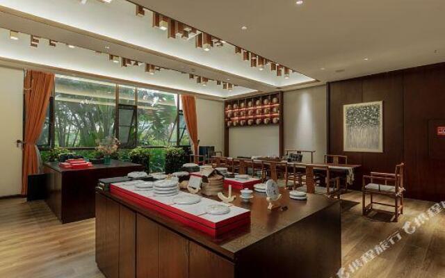 Yunyi Zhenyue Garden Hotel