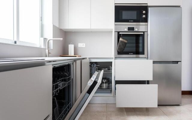 Rooms & Suites Balcony 3D