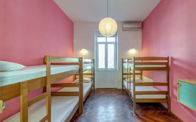 Adriatic Hostel - Youth Only