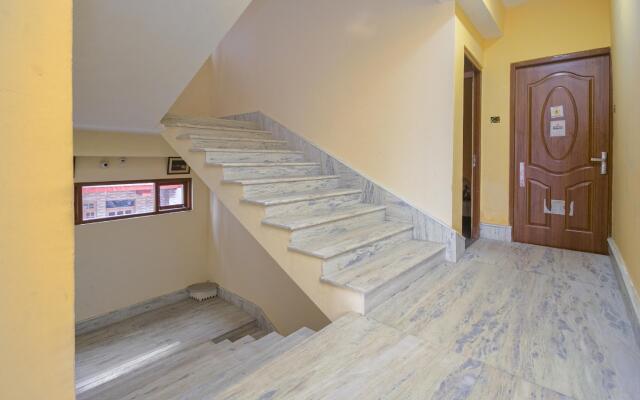 OYO 27709 Hotel Red Cherry