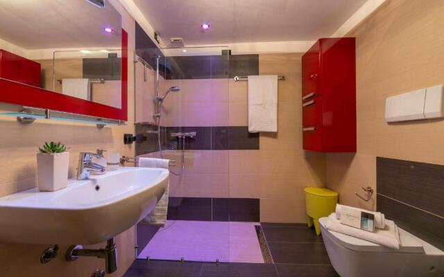 Arco Suite Town View