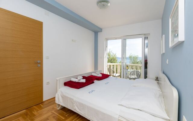 Apartments Djani