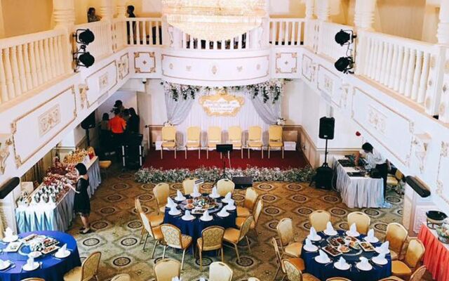 Chuchai Buri Sri Amphawa