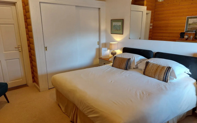 Summer Isles Hotel