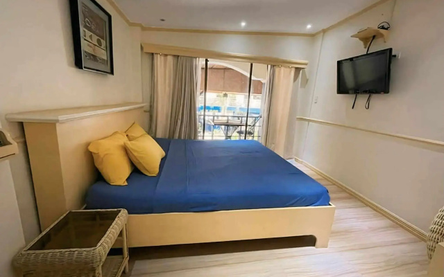 Mango's Beachfront Resort