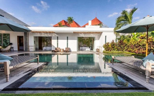Fabulous Private Villa 4 BR Canggu w staff
