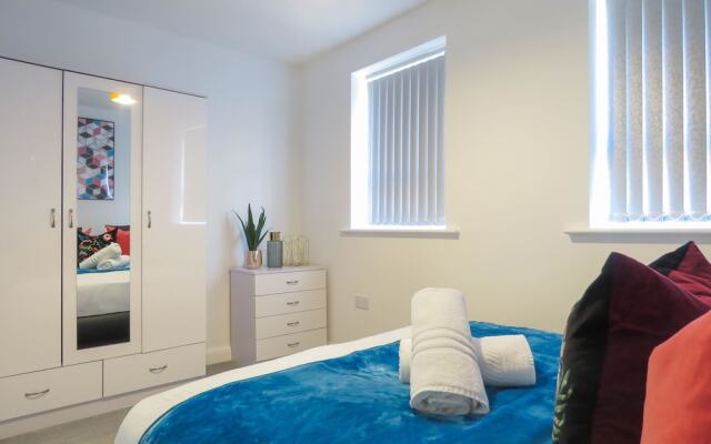 Tudors eSuites Birmingham House Private Garden Free Parking