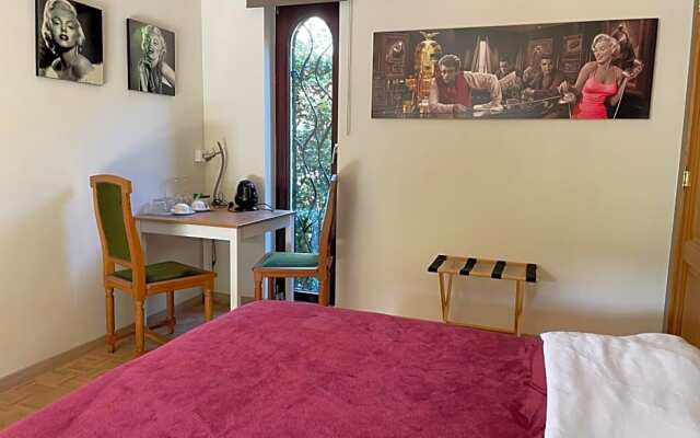 B&B Monroe