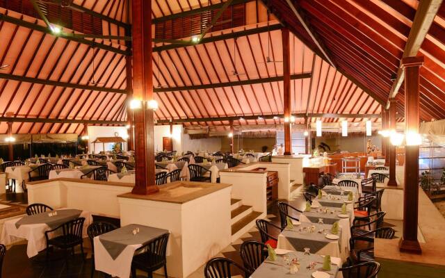 Adaaran Club Rannalhi Hotel