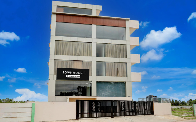 Super Townhouse Maralkunte near Shree Kateramma Temple