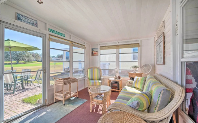 Lady Lake House w/ Lanai & Community Pool!