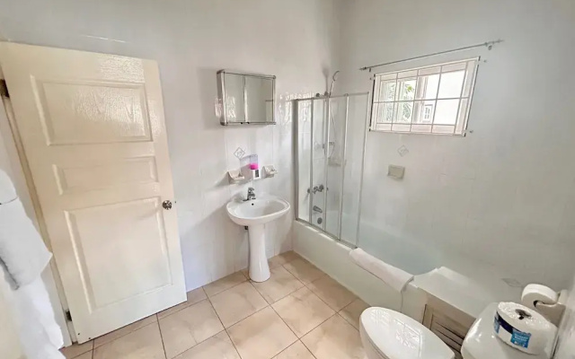 5 Bed Villa Sleeps 14 - Private Pool