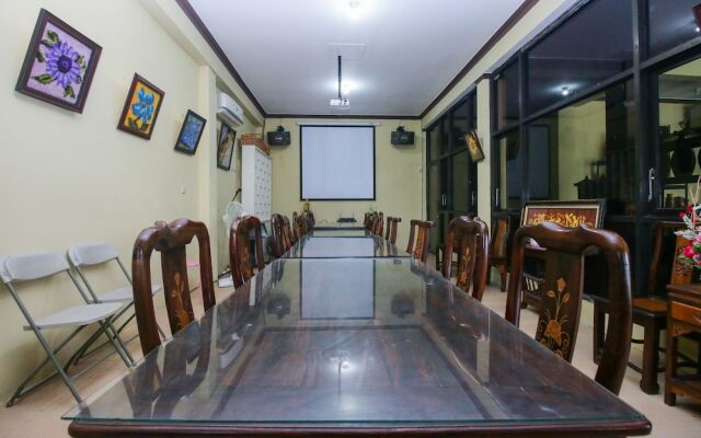 Airy Eco Syariah  Manunggal Kebonsari Blok B 9 Surabaya