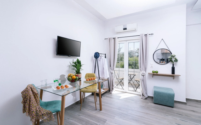 Ermis Luxury Suites & Apartments