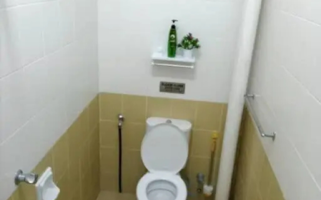 Homestay Camelia Kuala Terengganu 2 - Orkid House Seberang Takir Near Drawbridge – Bathroom – Kuala Terengganu