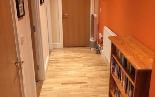 2 Bedroom Apartment Near The Oval Sleeps 4