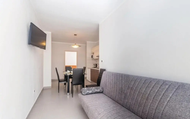 Amazing Home in Pinezici With Wifi and 2 Bedrooms