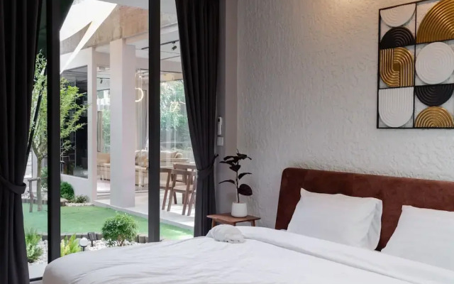 Taradol Premium Pool Villa