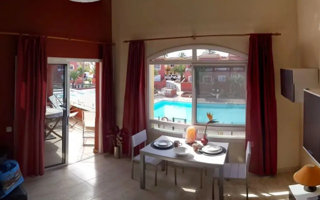 Romantic Sunny Apartment