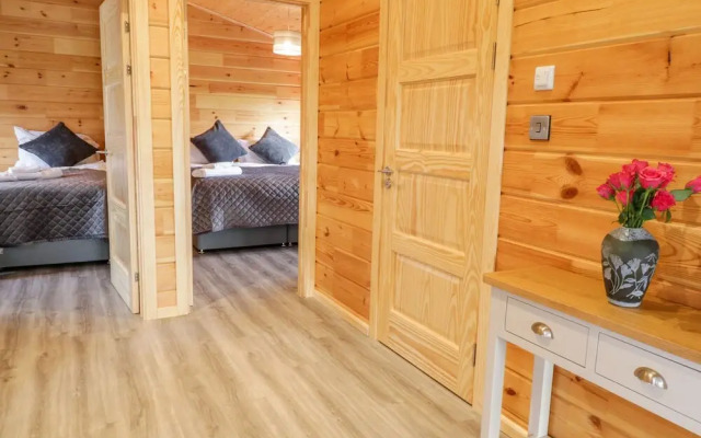 Bryn Eiddon Log Cabin