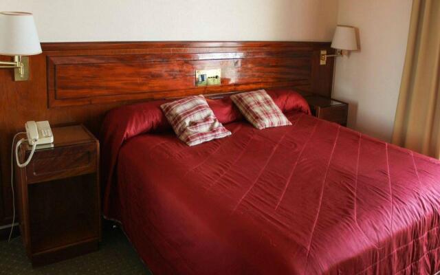 Hotel Reviens