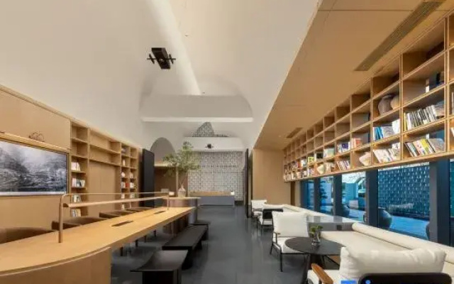 Atour Hotel Wuhan Hankou City Plaza Houhu Avenue