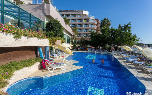 Aska Just In Beach – All Inclusive