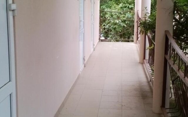 Arhos Guest House